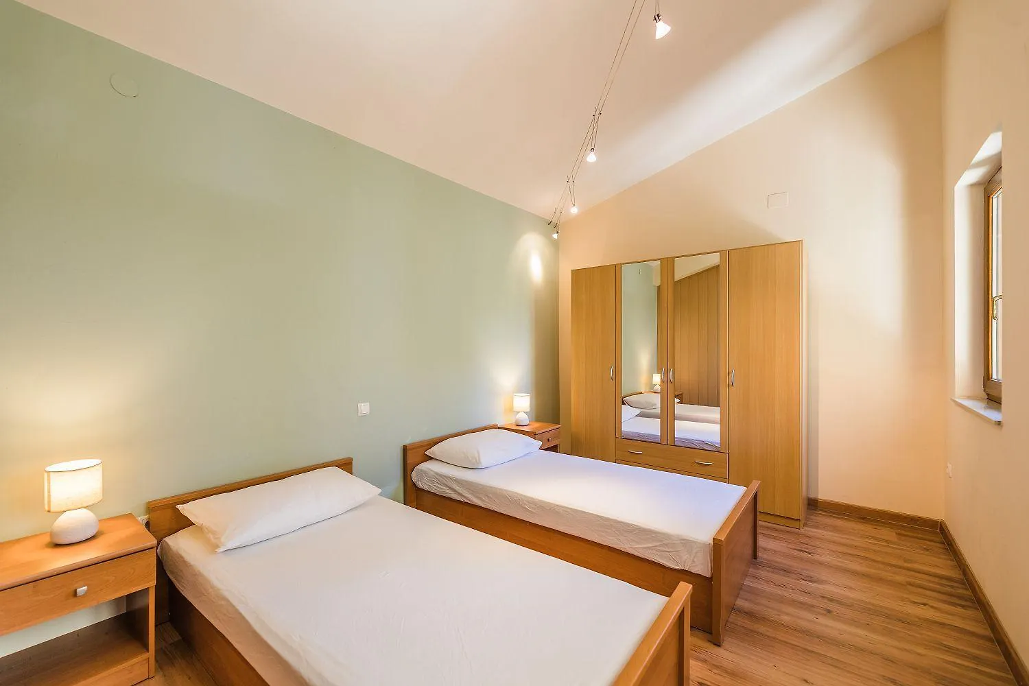 Malerisches Apartment Nur 200 Meter Zum Strand Mit Meerblick, Privatparkplatz, Grillbereich Selce