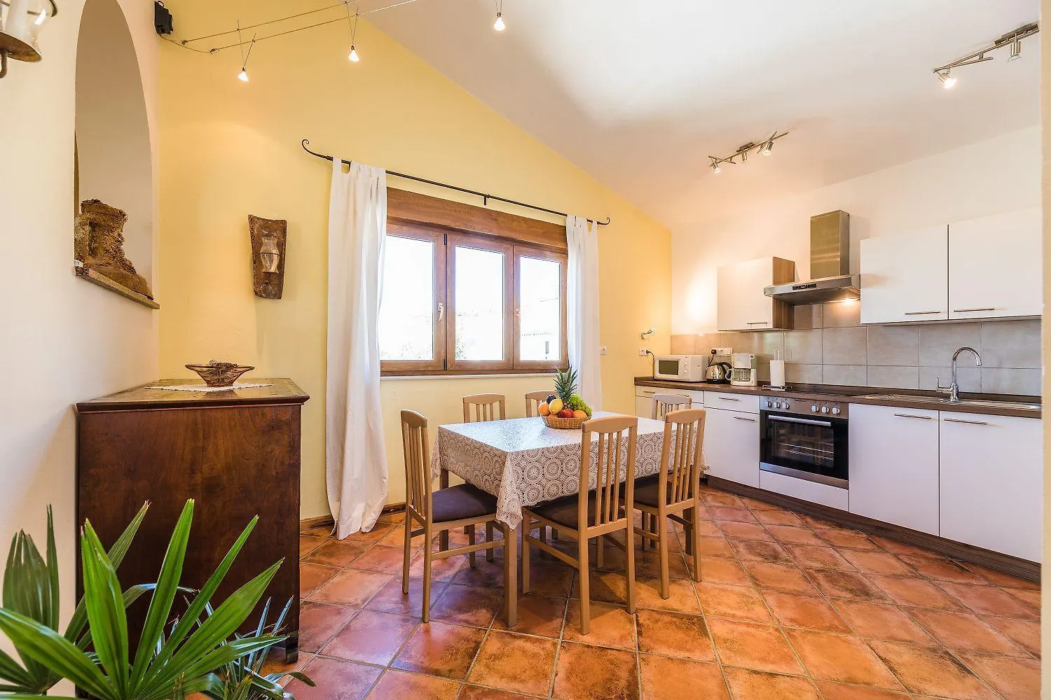 Malerisches Apartment Nur 200 Meter Zum Strand Mit Meerblick, Privatparkplatz, Grillbereich Selce