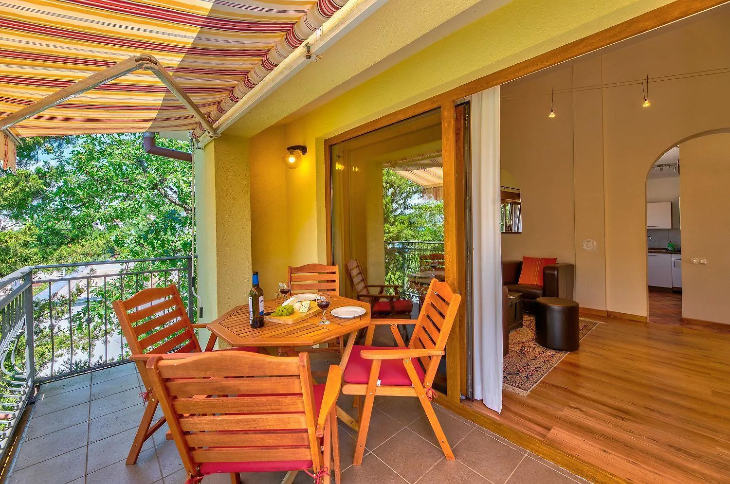 Malerisches Apartment Nur 200 Meter Zum Strand Mit Meerblick, Privatparkplatz, Grillbereich location